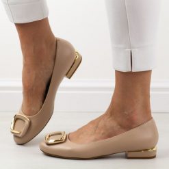 Nude baleriny damskie na obcasie Sergio Leone Bl203. Baleriny Sergio Leone, z aplikacjami, ze skóry, klasyczne, bez obcasa, na obcasie, bez zapięcia. Za 149.00 zł.