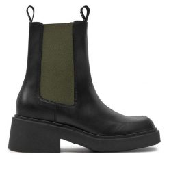 Sztyblety Furla. Czarne botki Furla, bez wzorów, bez obcasa, na płaskiej podeszwie, bez zapięcia. Za 869.99 zł.