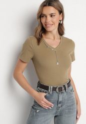 Ciemnozielony Bawełniany T-shirt Ozdobiony Marszczeniem i Łańcuszkiem Olitrea. Zielone t-shirty Born2be, m, bez wzorów, z bawełny, bez kołnierzyka, bez ramiączek. Za 59.99 zł.