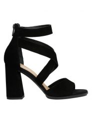 Wojas Skórzane sandały w kolorze czarnym na obcasie rozmiar: 38. Czarne sandały Wojas, bez wzorów, ze skóry, z otwartym noskiem, bez obcasa, na koturnie, bez zapięcia. Za 278.66 zł.