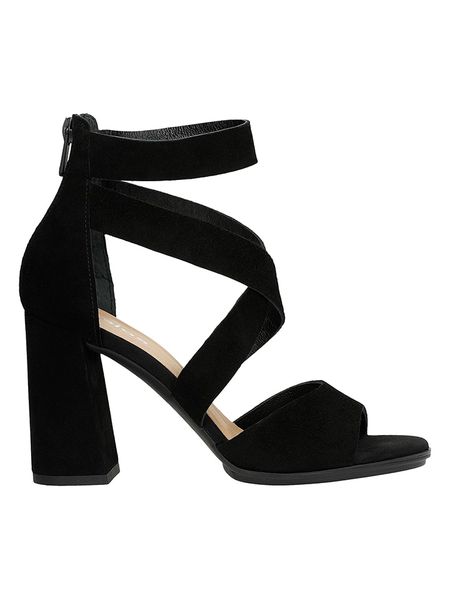 Wojas Skórzane sandały w kolorze czarnym na obcasie rozmiar: 38. Czarne sandały Wojas, bez wzorów, ze skóry, z otwartym noskiem, bez obcasa, na koturnie, bez zapięcia. Za 278.66 zł.