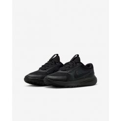 Buty sneakers Nike. Czarne buty do biegania Nike, bez wzorów, bez zapięcia, do biegania. Za 216.99 zł.