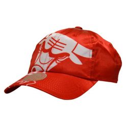 Czapka z daszkiem Mitchell & Ness NBA Chicago Bulls - HLUX1095-CBUYYPPPRED1. Czerwone czapki z daszkiem Mitchell & Ness, bez wzorów, sportowe. Za 89.00 zł.