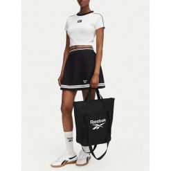 Torebka Reebok. Czarne torebki klasyczne Reebok, bez wzorów, bez dodatków. Za 129.99 zł.