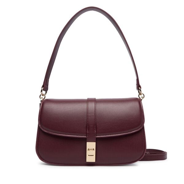 Torebka Tommy Hilfiger. Czerwone torebki klasyczne Tommy Hilfiger, bez wzorów, klasyczne, bez dodatków. Za 649.99 zł.