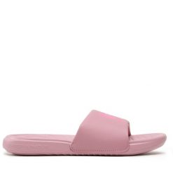 Klapki Under Armour. Czerwone klapki Under Armour, bez wzorów, bez obcasa, bez zapięcia. Za 149.99 zł.
