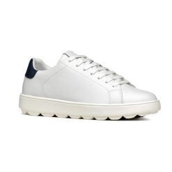 Buty damskie Geox Spherica Ecub-1. Białe buty treningowe Geox, na lato, bez wzorów, z gumy, bez zapięcia. Za 409.99 zł.