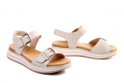 RIEKER REMONTE D1J51-80 white, sandały damskie. Brązowe sandały Rieker Remonte, bez wzorów, ze skóry, bez obcasa, na koturnie, bez zapięcia. Za 349.90 zł.