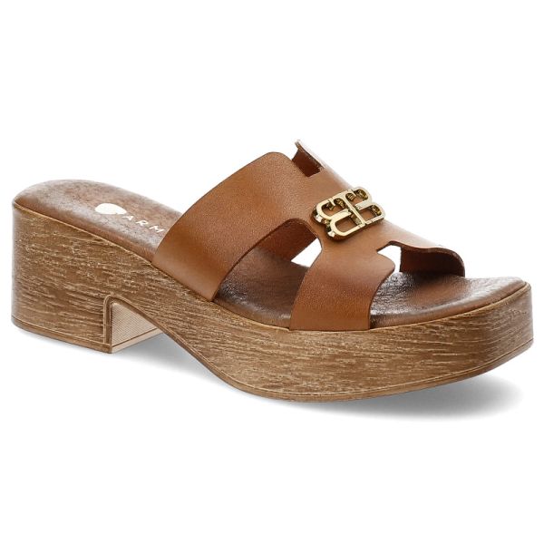 Brązowe Klapki Armodo Stylowe Obuwie Damskie Na Obcasie. Brązowe klapki Armodo, bez wzorów, eleganckie, bez obcasa, na obcasie, bez zapięcia. Za 219.00 zł.