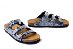 DR. BRINKMANN 700757-09 grau, klapki damskie. Szare klapki Dr. Brinkmann, bez wzorów, bez obcasa, bez zapięcia. Za 184.90 zł.