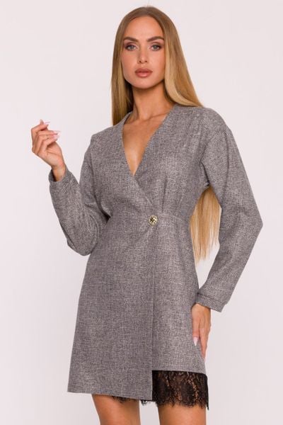 Elegancka sukienka tweedowa trapezowa kopertowa szara. Szare sukienki MOE, do pracy, uniwersalny, bez wzorów, z dzianiny, biznesowe, bez kołnierzyka, bez ramiączek, mini, dopasowane. Za 379.00 zł.