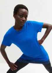 T-shirt sportowy, w optyce 2 w 1. Niebieskie t-shirty sportowe bonprix, bez wzorów, z wiskozy, bez ramiączek. Za 74.99 zł.