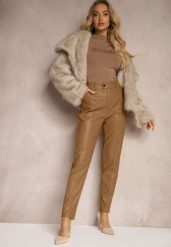 Jasnobrązowe Spodnie o Kroju Slim High Waist z Imitacji Skóry Iritharia. Brązowe jeansy Renee, bez wzorów, z jeansu, eleganckie, z podwyższonym stanem. W wyprzedaży za 135.99 zł.