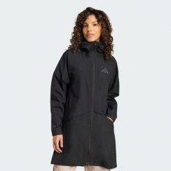 Przeciwdeszczowa kurtka typu parka Terrex Multi 2 Layer CLIMAPROOF Rain. Czarne kurtki przeciwdeszczowe adidas, bez wzorów, z puchu, bez kaptura, trekkingowe, climaproof (adidas). Za 749.00 zł.