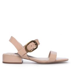 Sandały Gino Rossi. Brązowe sandały Gino Rossi, bez wzorów, bez obcasa, na płaskiej podeszwie, bez zapięcia. Za 249.99 zł.