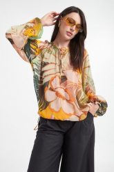 Bluzka damska TWINSET ACTITUDE. Bluzki Twinset Milano, m, bez wzorów, bez kołnierzyka, bez ramiączek. W wyprzedaży za 476.47 zł.