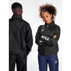 Kurtka ortalionowa piłkarska dla dorosłych Hummel Core XK Spray Jacket. Czarne kurtki Hummel, l, bez wzorów, sportowe, bez kaptura. Za 168.00 zł.
