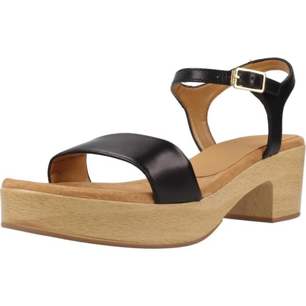 Sandały UNISA IRITA 25 NTO Czarny. Czarne sandały Unisa, bez wzorów, ze skóry, bez obcasa, bez zapięcia. Za 389.99 zł.
