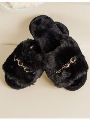 Admas Kapcie w kolorze czarnym rozmiar: 38-39. Czarne kapcie admas, z aplikacjami, z materiału. Za 60.99 zł.