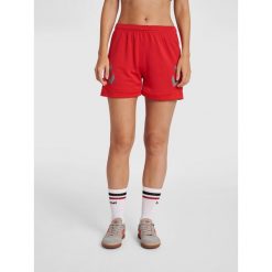 Szorty damskie Hummel Lead. Czerwone szorty sportowe Hummel, bez wzorów, z materiału, do piłki nożnej. Za 119.00 zł.