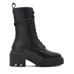 Botki Gino Rossi. Czarne botki Gino Rossi, bez wzorów, bez obcasa, na słupku, bez zapięcia. Za 303.99 zł.