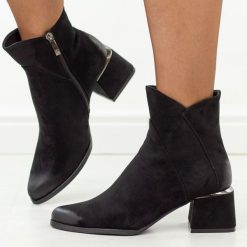 Czarne botki damskie na obcasie Potocki 12875. Czarne botki POTOCKI, bez wzorów, z dzianiny, eleganckie, bez obcasa, na obcasie, bez zapięcia. Za 229.00 zł.