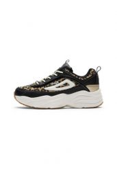 Buty sportowe damskie Fila Skye ZP A. Brązowe buty treningowe Fila, bez wzorów, bez zapięcia, trekkingowe. Za 260.00 zł.