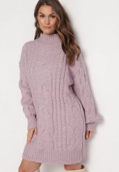 Jasnofioletowy Luźny Sweter w Warkoczykowy Splot Sentlia. Fioletowe swetry Born2be, bez wzorów, ze splotem, bez ramiączek. W wyprzedaży za 135.99 zł.