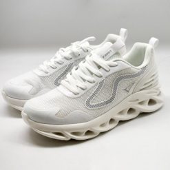 Buty sportowe DIMU białe. Białe buty treningowe LEGEA, bez wzorów, bez zapięcia, na fitness i siłownię. W wyprzedaży za 124.00 zł.