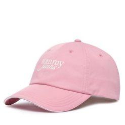 Czapka z daszkiem Tommy Jeans. Czerwone czapki z daszkiem Tommy Jeans, bez wzorów, z jeansu. Za 149.99 zł.