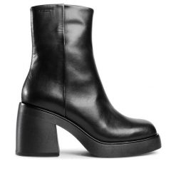 Botki Vagabond Shoemakers. Czarne botki Vagabond Shoemakers, bez wzorów, bez obcasa, na słupku, bez zapięcia. Za 779.99 zł.