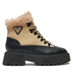 Trapery Guess. Brązowe botki Guess, z aplikacjami, bez obcasa, bez zapięcia. Za 879.99 zł.