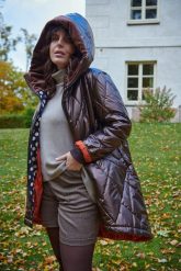 Kurtka Damska Snowflake Plus Size Ice Cigaro. Czerwone kurtki blue shadow, na zimę, plus size, bez wzorów, z bawełny, z kapturem. W wyprzedaży za 374.95 zł.