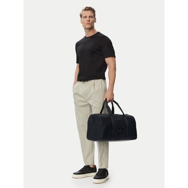 Torba weekendowa Tommy Hilfiger. Czarne torby podróżne Tommy Hilfiger, bez wzorów. Za 649.99 zł.