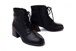 RIEKER 79301-00 black, trzewiki damskie. Czarne botki Rieker, bez wzorów, bez obcasa, na obcasie, bez zapięcia. Za 251.94 zł.