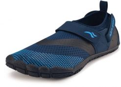 Buty do wody wielofunkcyjne Aqua Speed Agama. Czarne buty treningowe Aqua-Speed, bez wzorów, z gumy, bez zapięcia, na fitness i siłownię. Za 129.99 zł.