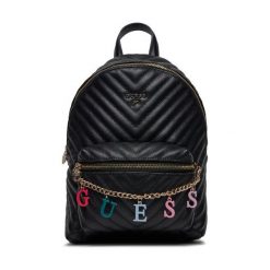 Plecak Guess. Czarne plecaki Guess, z aplikacjami, bez dodatków. Za 219.99 zł.