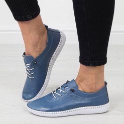 Niebieskie skórzane półbuty damskie T.Sokolski 2023. Niebieskie półbuty wsuwane Sokolski, na jesień, bez wzorów, z jeansu, biznesowe, z okrągłym noskiem, bez obcasa, na płaskiej podeszwie. Za 249.00 zł.