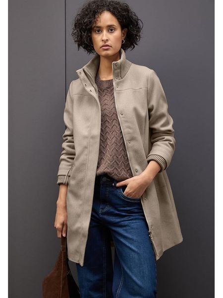 Cecil Płaszcz przejściowy w kolorze beżowym rozmiar: 36. Brązowe płaszcze Cecil, bez wzorów, bez kaptura. Za 343.41 zł.