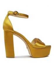 Guess Sandały Seton2 FLPSE2 SAT03 Złoty. Żółte sandały Guess, z aplikacjami, z materiału, bez obcasa, na słupku, bez zapięcia. Za 559.99 zł.