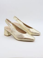 Bellucci Czółenka w kolorze złotym rozmiar: 40. Żółte czółenka Bellucci, bez wzorów, klasyczne, bez obcasa, bez zapięcia. Za 100.99 zł.