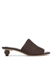 Weekend Max Mara Klapki 2615521035600 Czarny. Czarne klapki Weekend Max Mara, bez wzorów, z materiału, bez obcasa, bez zapięcia. Za 1,779.00 zł.