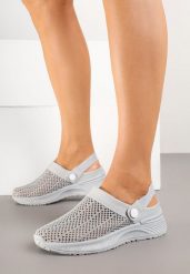 Szare Klapki z Ażurową Cholewką i Paskiem na Piętę Tillavella. Szare klapki Born2be, w ażurowe wzory, z jeansu, eleganckie, z okrągłym noskiem, bez obcasa, na płaskiej podeszwie, bez zapięcia. W wyprzedaży za 67.49 zł.