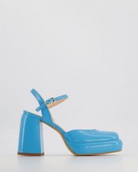 NIEBIESKIE SANDAŁY NA OBCASIE PL-8 VE SO TURCH. Niebieskie sandały Venezia, bez wzorów, ze skóry, bez obcasa, na obcasie, bez zapięcia. Za 399.00 zł.