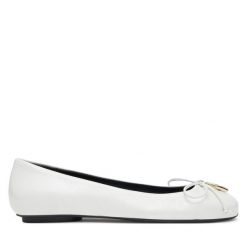 Baleriny Furla. Białe baleriny Furla, bez wzorów, bez obcasa, bez zapięcia. Za 539.99 zł.