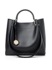 Vince Camuto Torebka "Sicilia" w kolorze czarnym - 32 x 28 x 14 cm rozmiar: onesize. Czarne torebki klasyczne Vince Camuto, bez wzorów, z materiału, na ramię, bez dodatków. Za 152.99 zł.