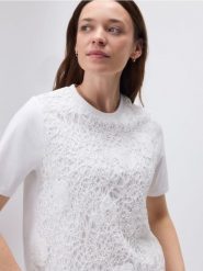 Bluzka z ażurową wstawką - biały. Białe bluzki Reserved, l, w ażurowe wzory, z bawełny, bez kołnierzyka, bez ramiączek. Za 89.99 zł.