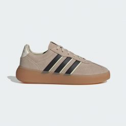 Buty Barreda Decode. Brązowe buty treningowe adidas, bez wzorów, bez zapięcia. Za 399.00 zł.