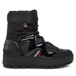 Śniegowce Tommy Hilfiger. Czarne śniegowce Tommy Hilfiger, bez wzorów, bez zapięcia. Za 749.99 zł.