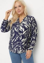 Granatowa Koszula z Wiskozą z Dekoltem w Serek w Abstrakcyjny Wzór Aslivis. Niebieskie koszule Born2be, plus size, bez wzorów, z jeansu, eleganckie, bez kołnierzyka, plus size, bez ramiączek. W wyprzedaży za 67.99 zł.